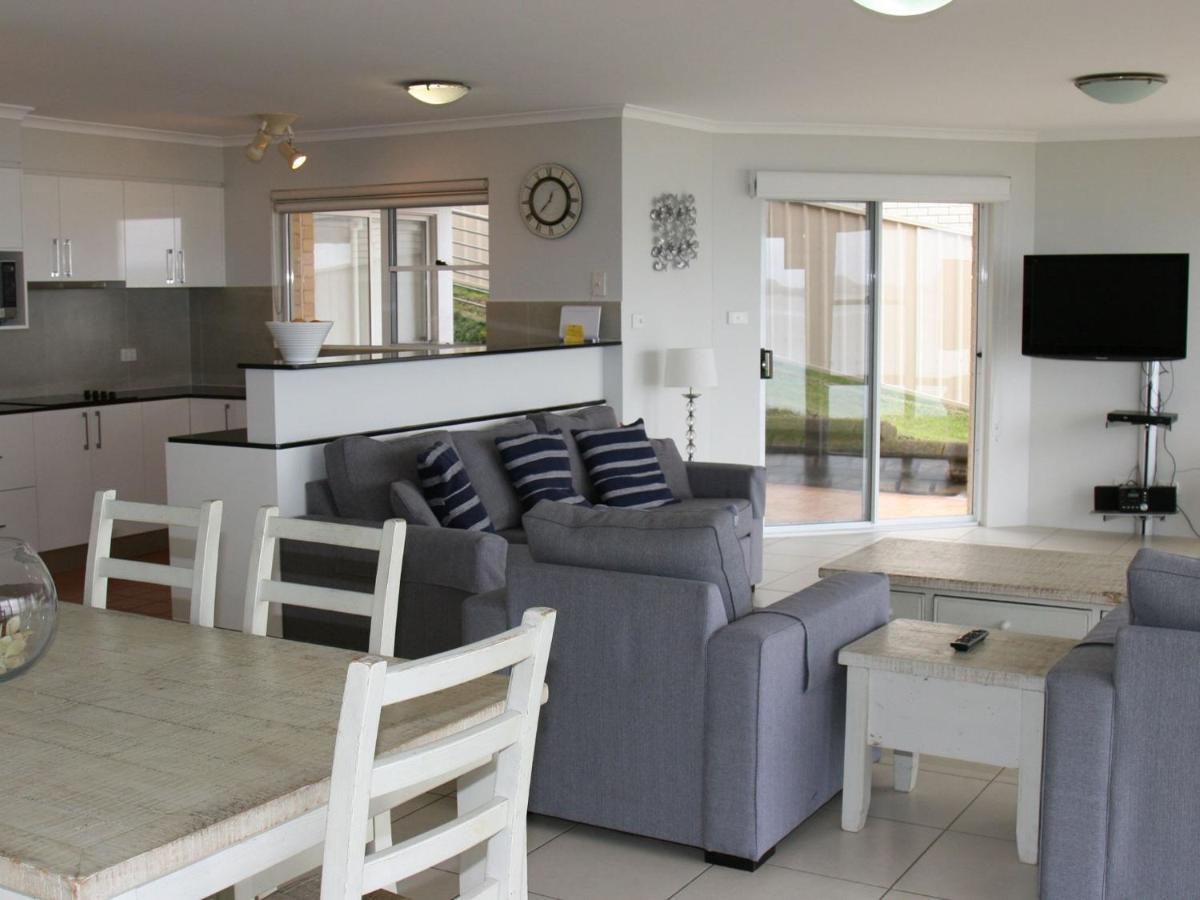 The Clippers 1 Fabulous Waterfront Unit Appartement Salamander Bay Buitenkant foto